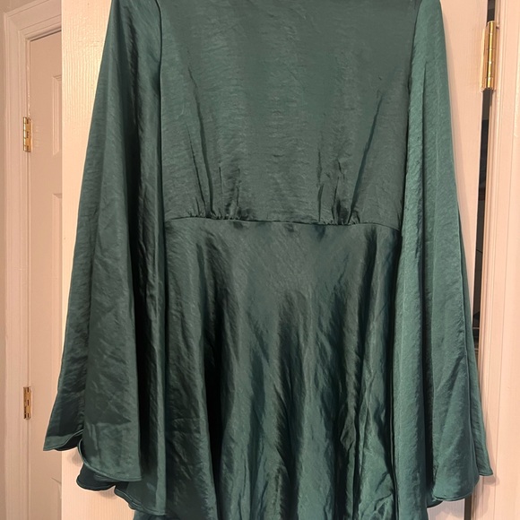 VICI NEW WITH TAGS: satin bell sleeved dress - Picture 2 of 3